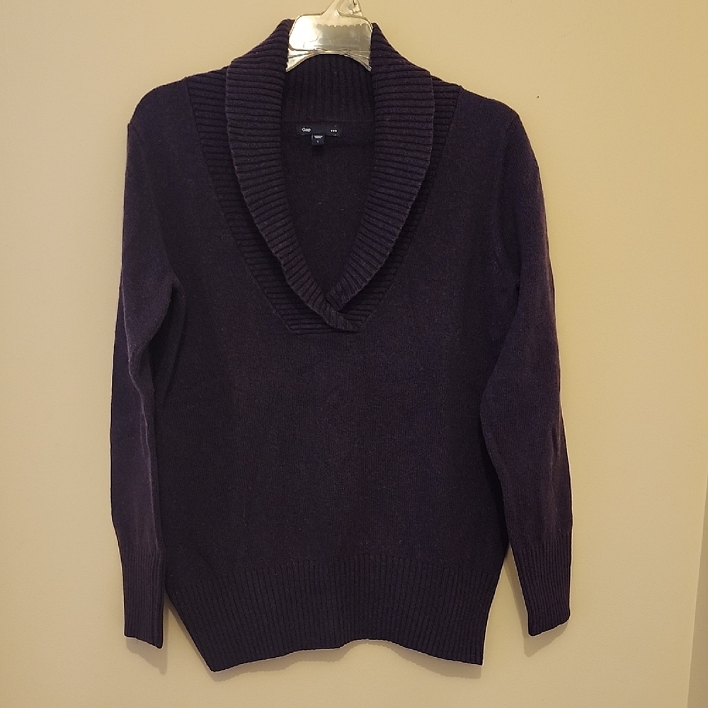 Women's Gap sweater Large purple